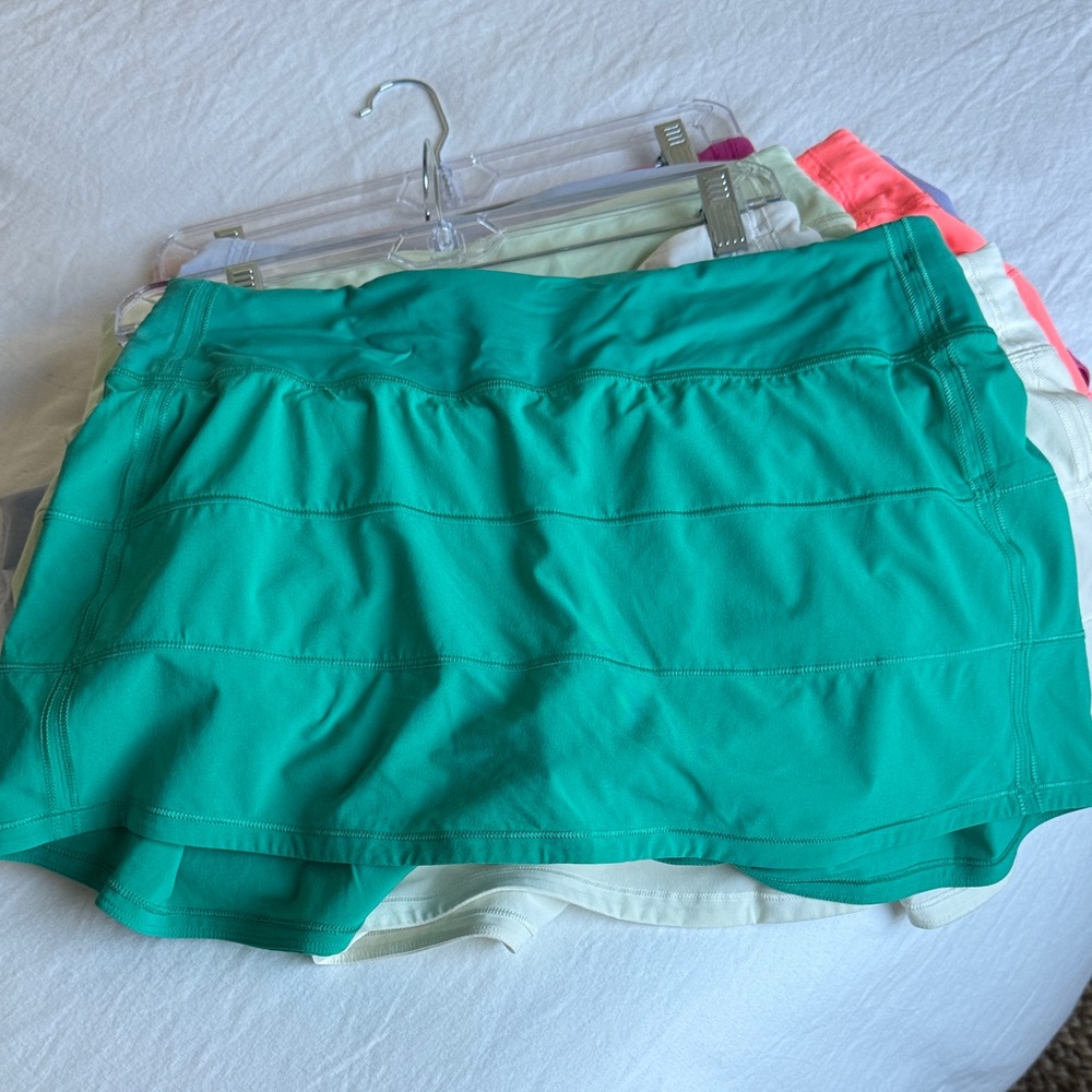 Lululemon pace rival mid rise skirt. Size 8 regular